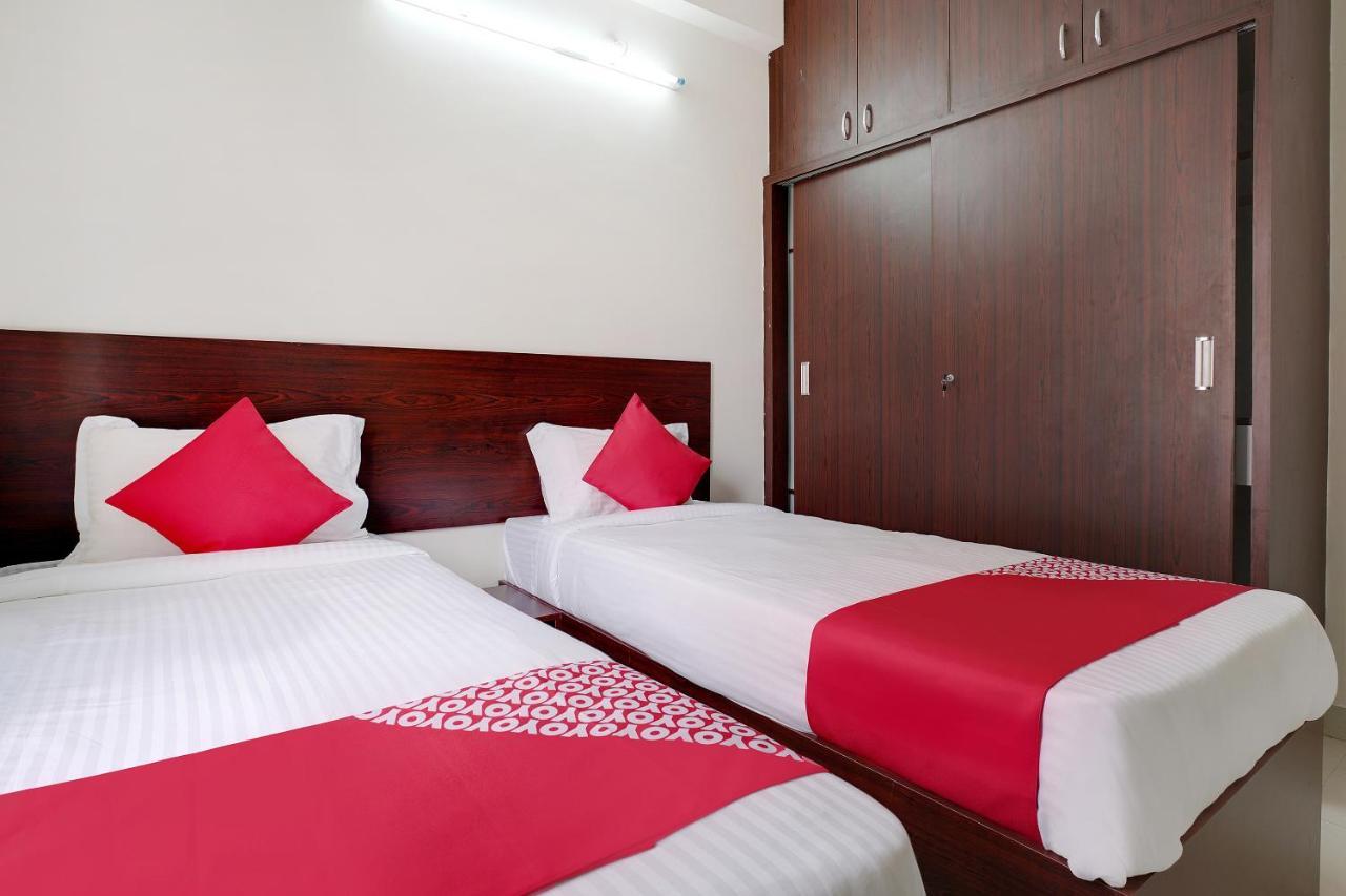 Oyo 41102 Hyderabad Elite Hotel Haidar Sahibguda Kültér fotó