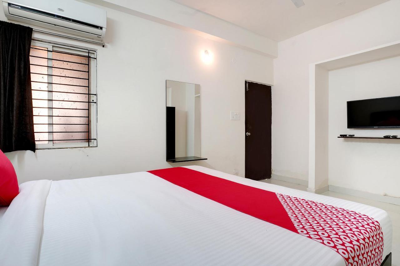 Oyo 41102 Hyderabad Elite Hotel Haidar Sahibguda Kültér fotó