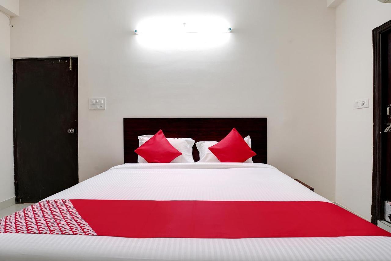 Oyo 41102 Hyderabad Elite Hotel Haidar Sahibguda Kültér fotó