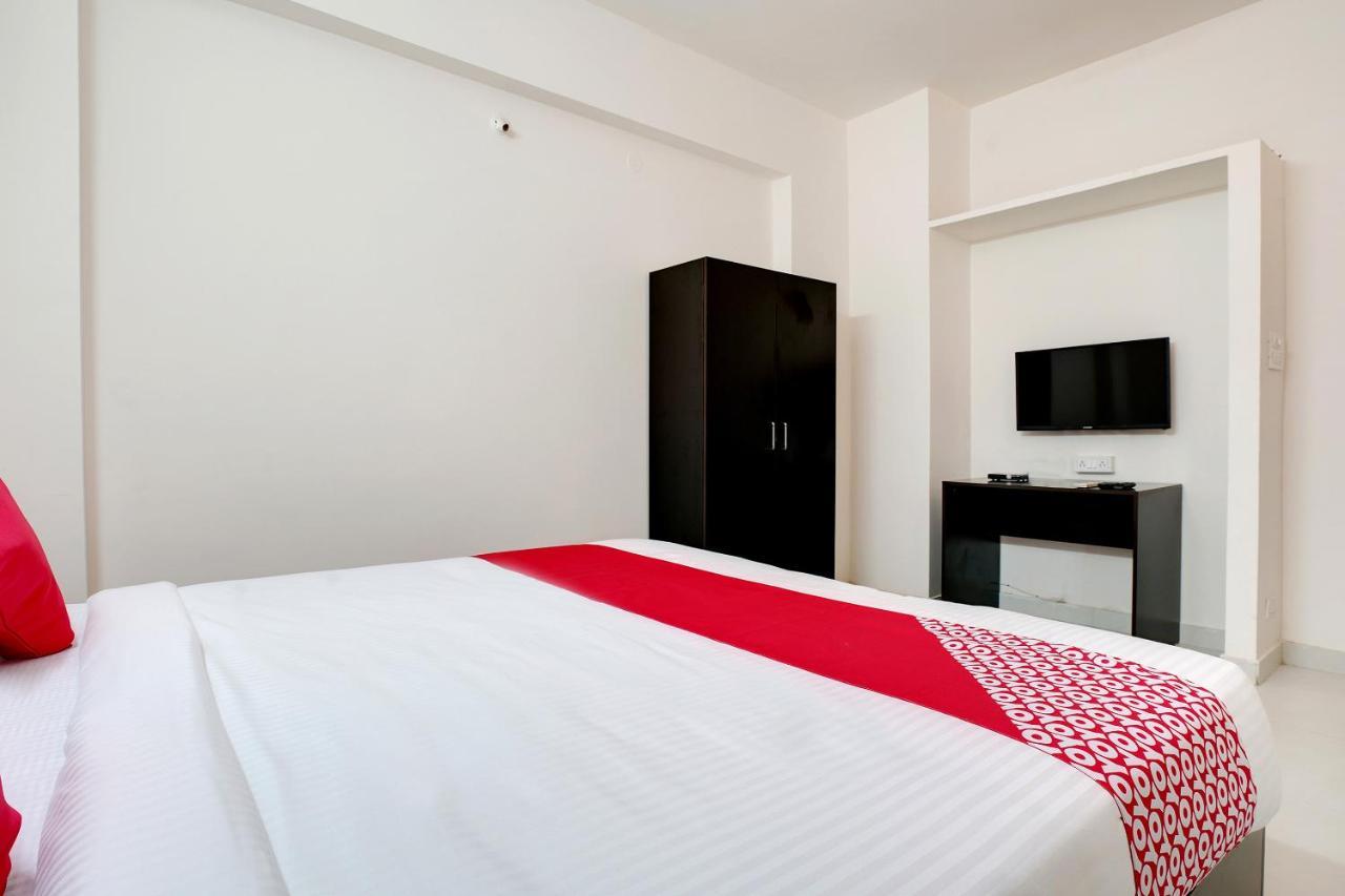 Oyo 41102 Hyderabad Elite Hotel Haidar Sahibguda Kültér fotó